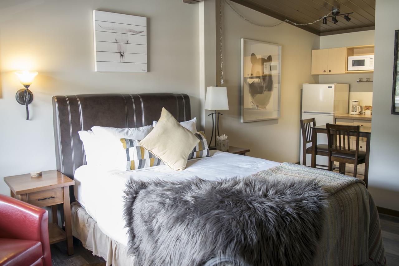 Yamnuska Suites Canmore Exteriér fotografie